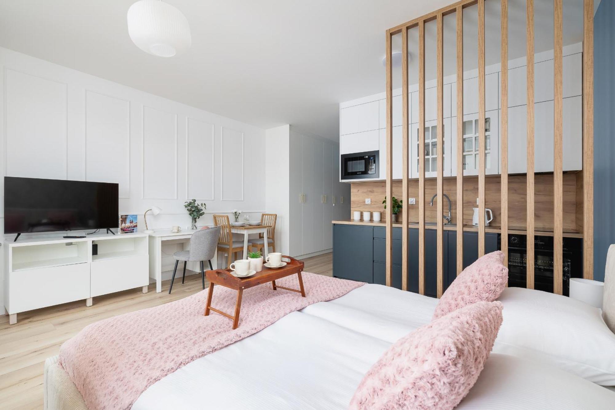 Pink & Blue Cozy In By Renters