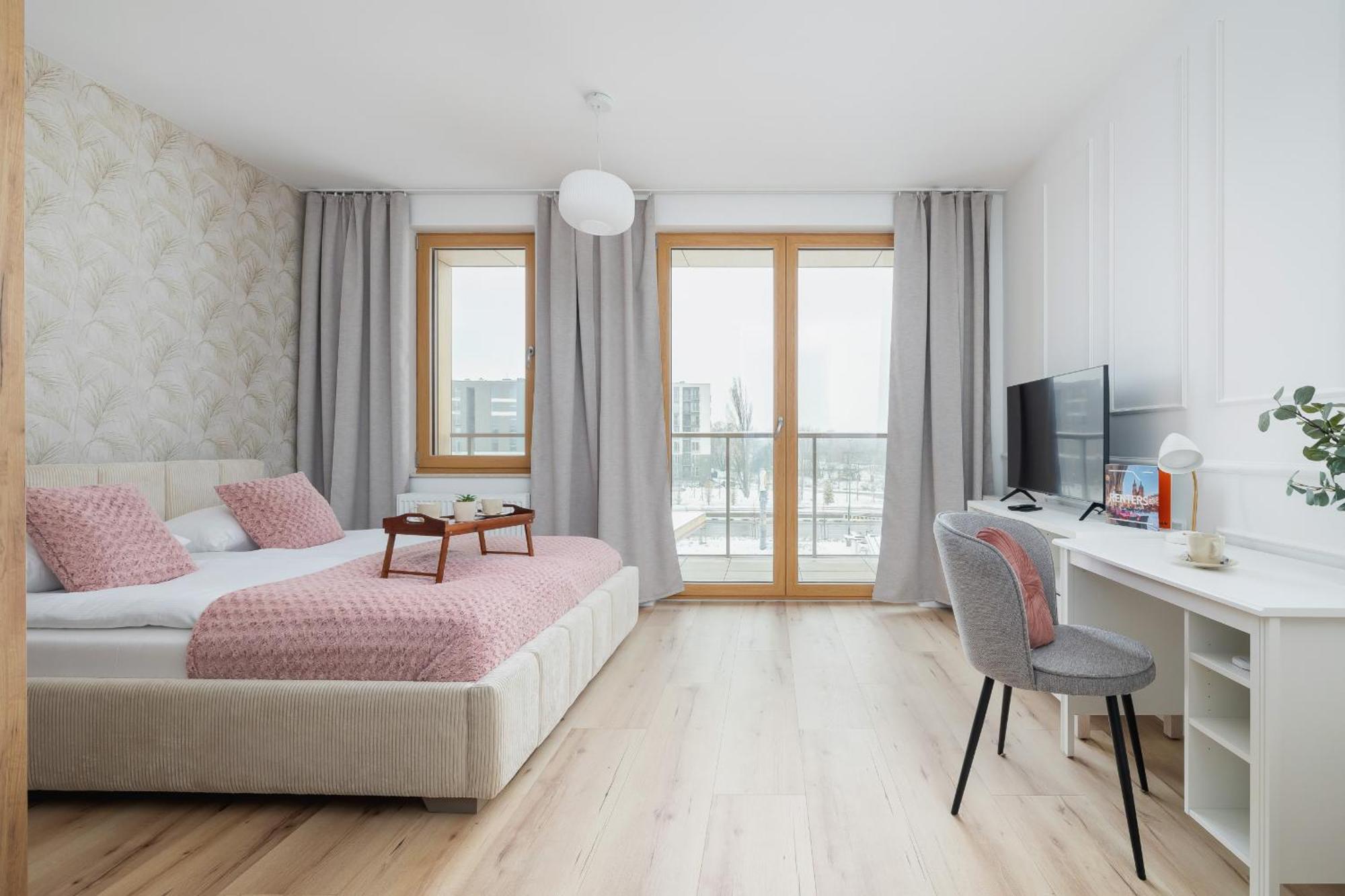 Pink & Blue Cozy In By Renters